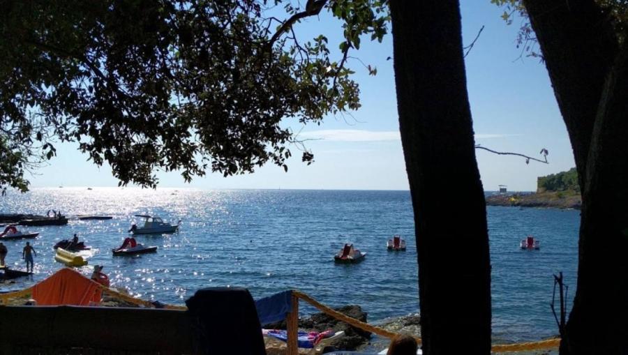 Apartmani Delas Pjescana Uvala Dış mekan fotoğraf