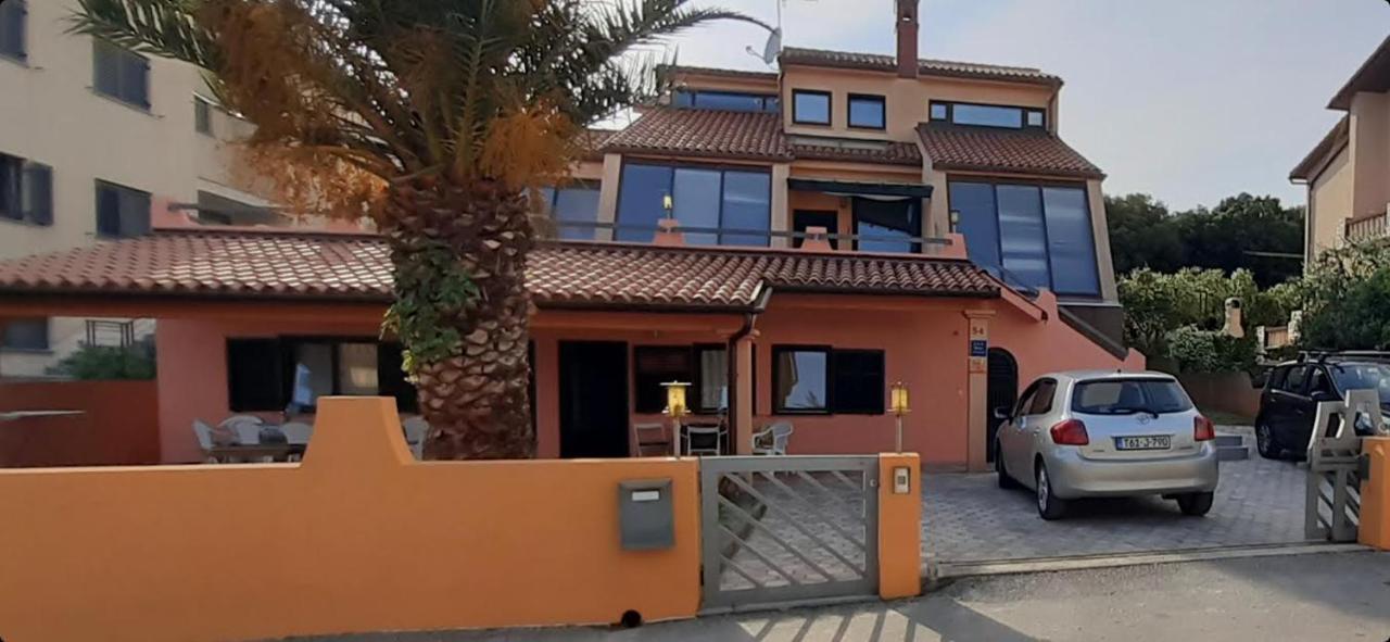 Apartmani Delas Pjescana Uvala Dış mekan fotoğraf