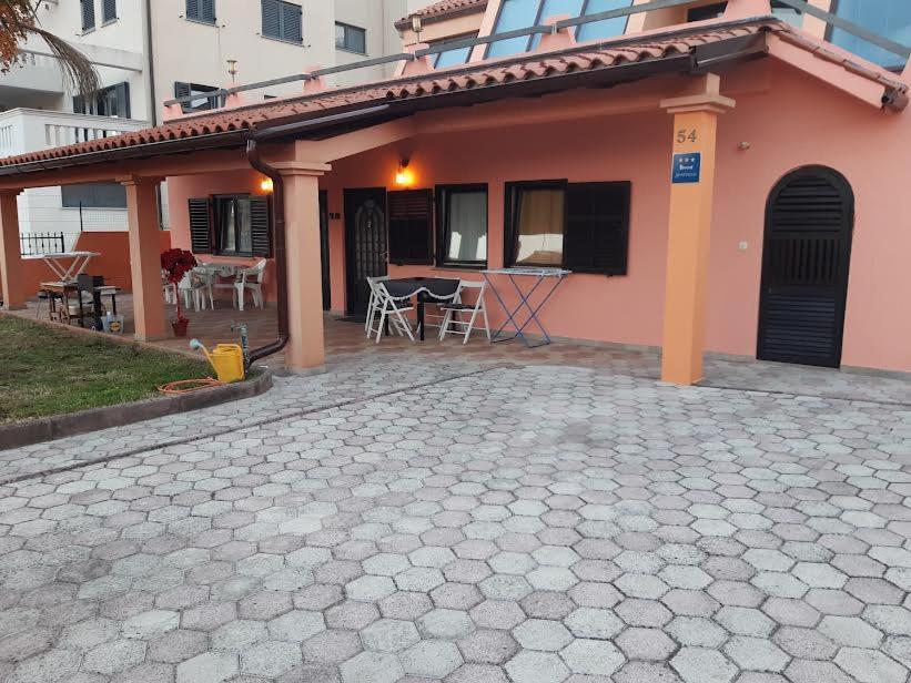 Apartmani Delas Pjescana Uvala Dış mekan fotoğraf
