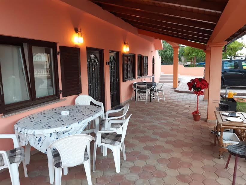 Apartmani Delas Pjescana Uvala Dış mekan fotoğraf