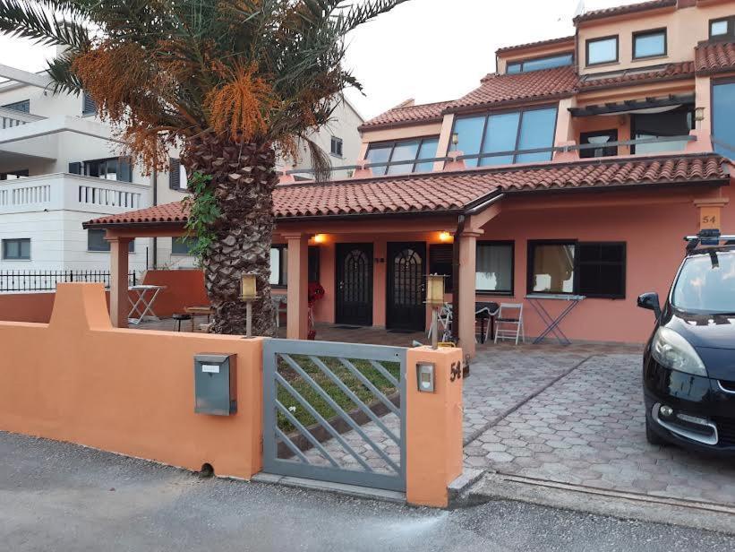 Apartmani Delas Pjescana Uvala Dış mekan fotoğraf